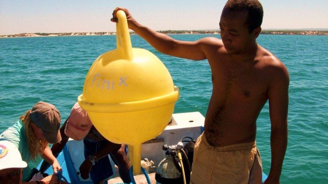 12.-Mooring-buoy-intallation-at-the-marine-reserves1