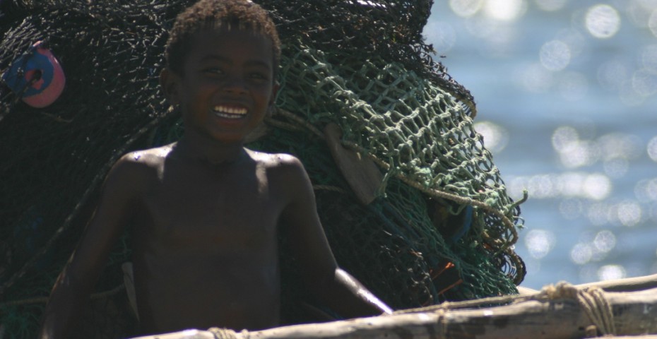 vezo child fishing